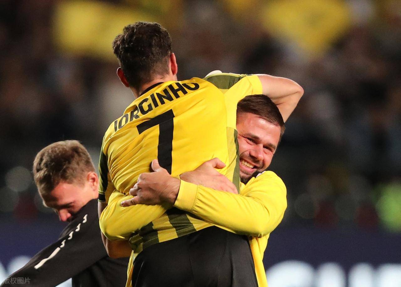 奥尔莫抵达巴塞罗那-球速入口