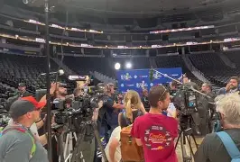 包含赛地聚焦：NBA总决赛赛前热度飙升，迈阿密热火调整名单，媒体盛赞，更衣室氛围转暖的词条-球速官网