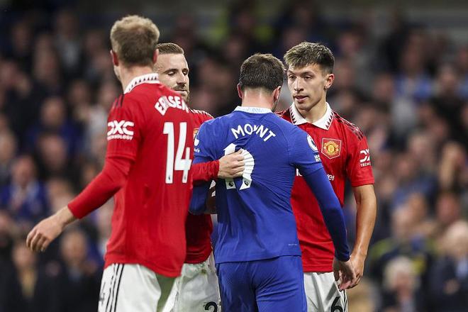 曼联内部会议纪要流出——关键时刻战术微调，荷甲使命明确，纪律约束更严格的简单介绍-球速体育