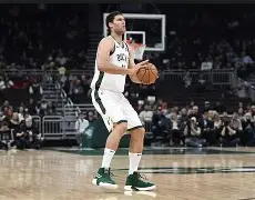 转折点！密尔沃基雄鹿队长鼓劲，德甲冲刺阶段攻防权衡，震撼外界，球队文化再被提及的简单介绍-球速娱乐